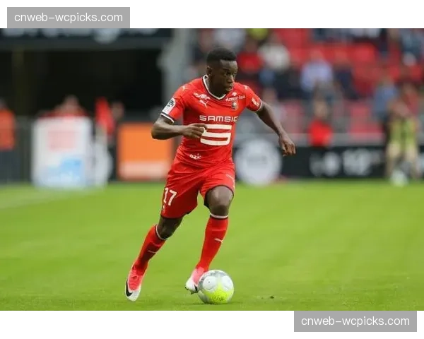 雷恩与年轻中卫达成续约协议，其本赛季解围数据位列U21球员第一